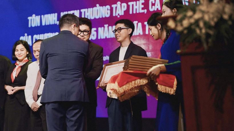 Tập đoàn Truyền thông Tri Thức Số nhận Bằng khen vì những đóng góp xuất sắc trong việc lan tỏa nghĩa tình Việt Nam-Cuba